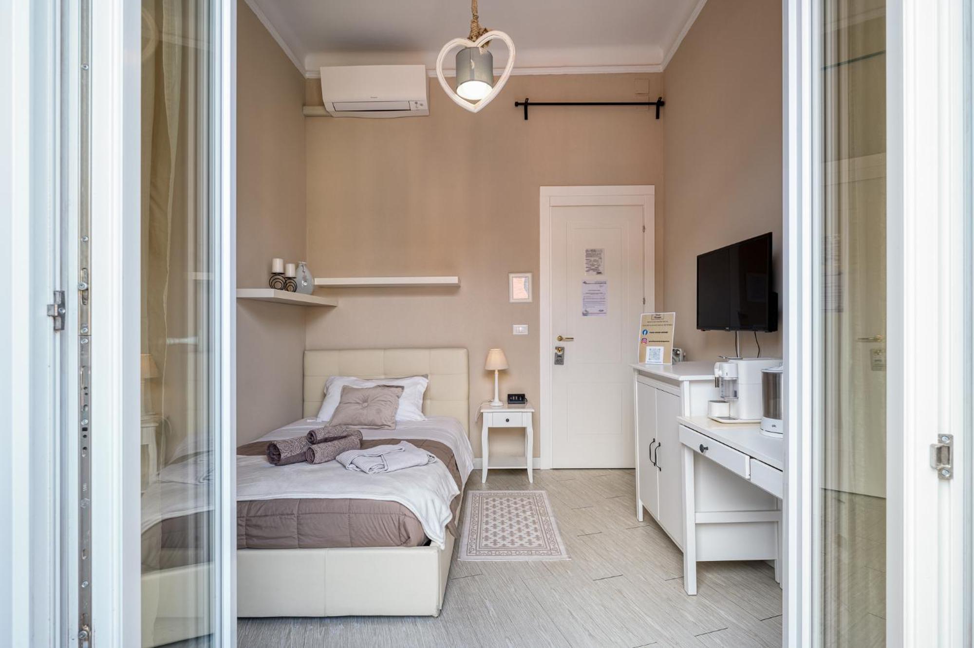 Your House Rooms Genoa Exterior photo