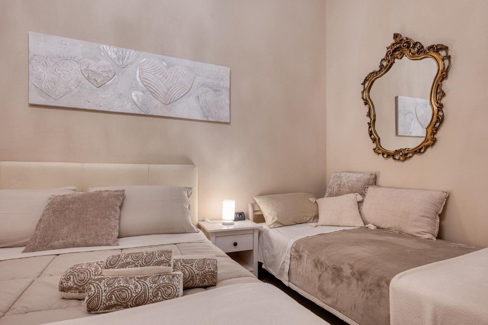 Your House Rooms Genoa Exterior photo